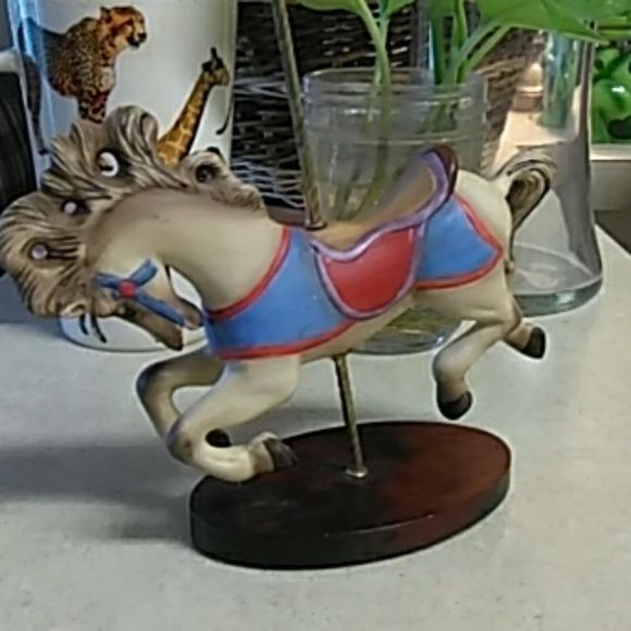 F.Mint Carousel Horse.   VINTAGE - Picture 2 of 6
